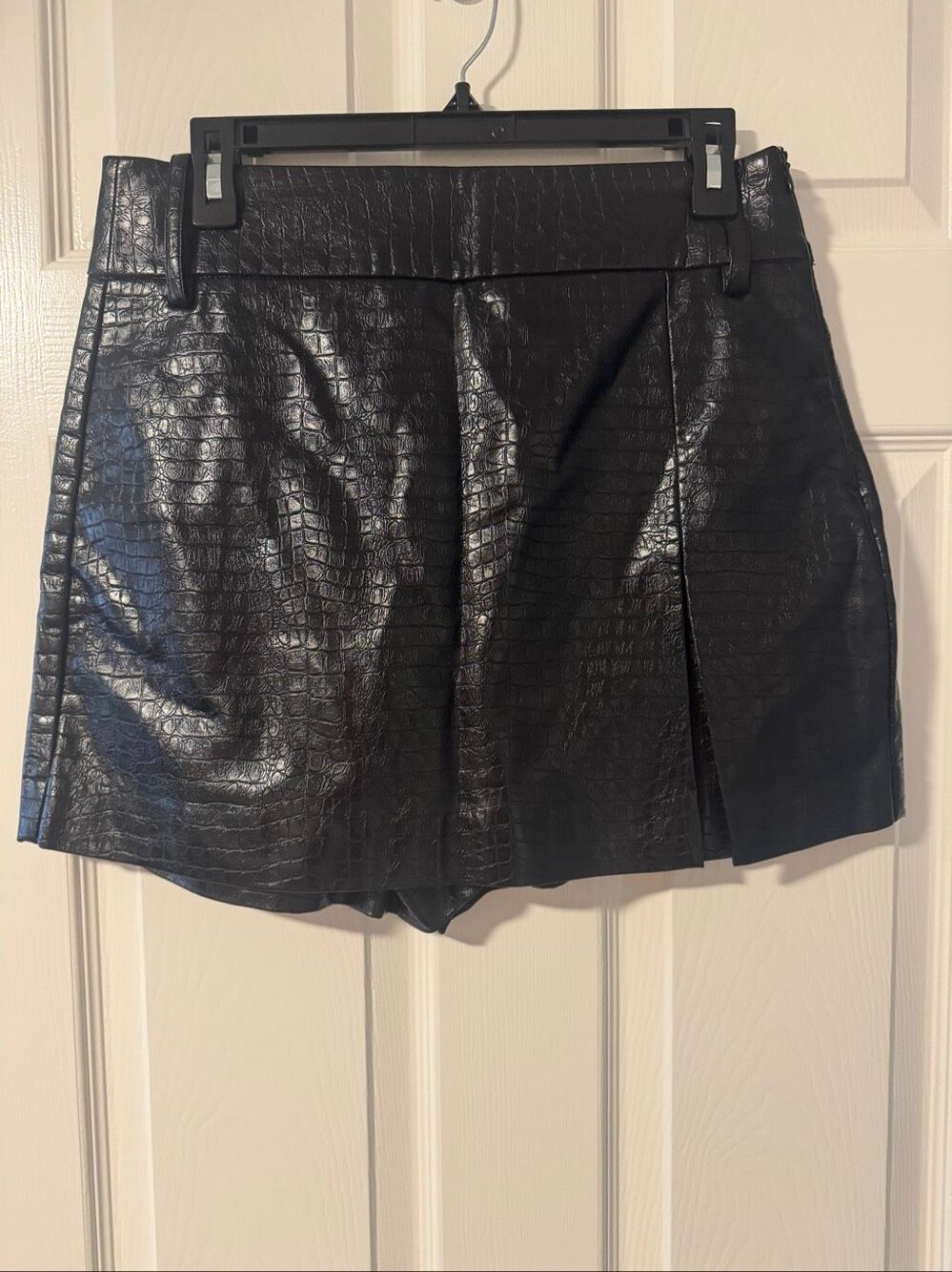 Zara Black Croc-Embossed Faux Leather Skort – Size L